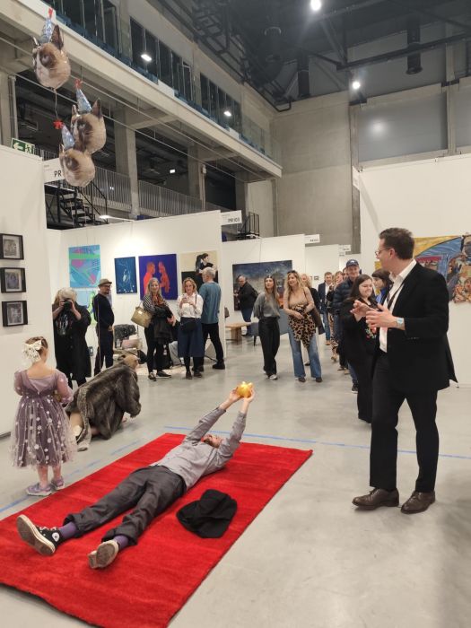 Michaela Kacsiová – Bad Cat, Good Care, 2026 a Tomáš Brichta – Questions and Answers – Piggy Bank, 2026