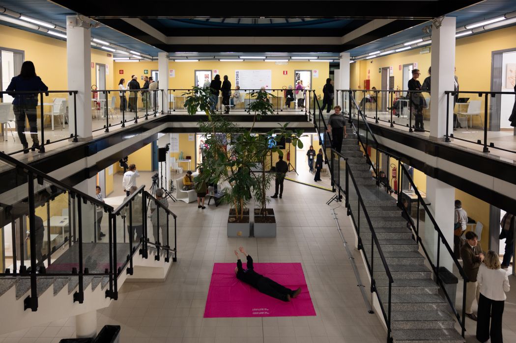 Questions and Answers, performancia