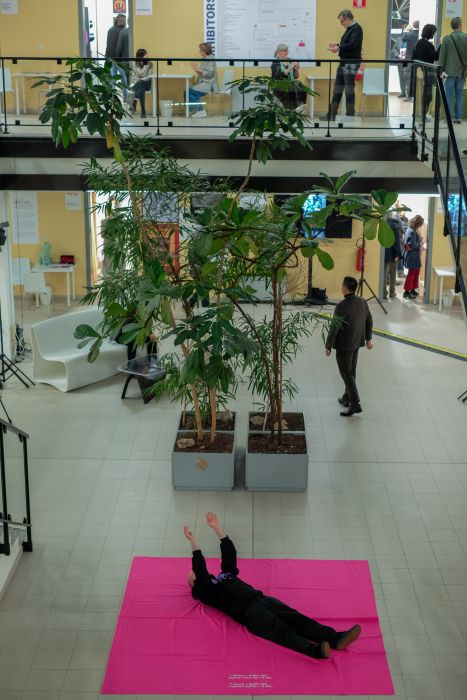 Questions and Answers, performancia