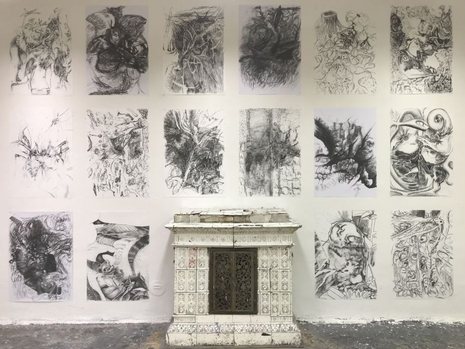 Spoločné kresby študentstva s doktorandkou Lillou Gombos, uhoľ na papier, ZS