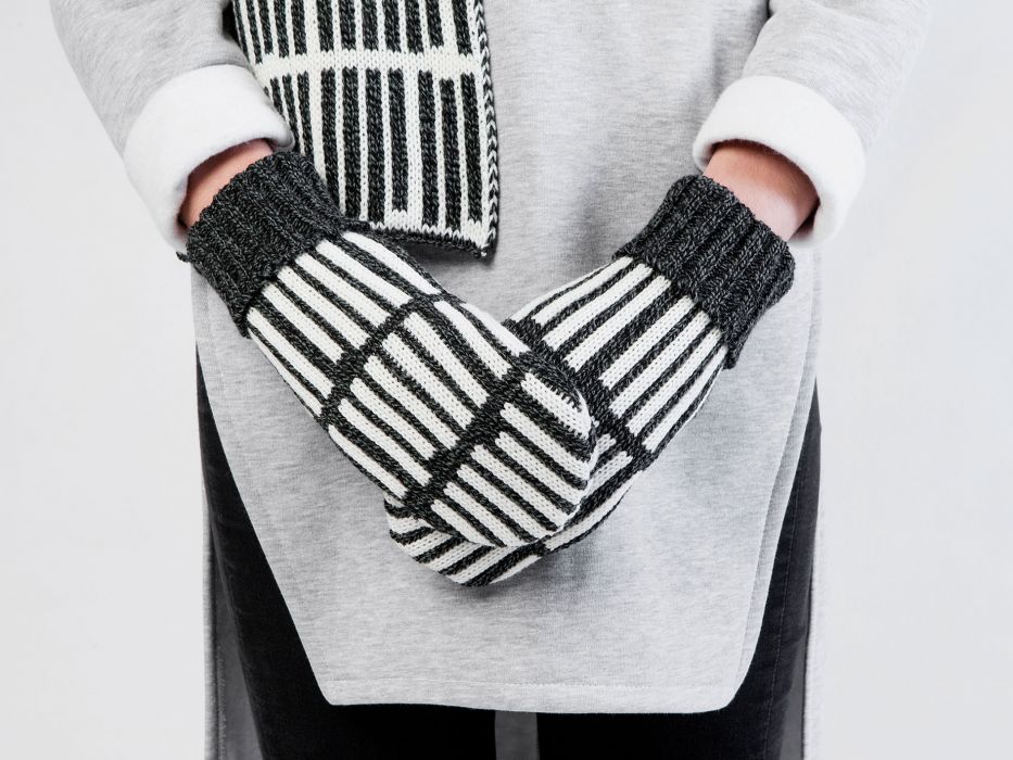 mittens, "Fences" pattern from the Dedina collection